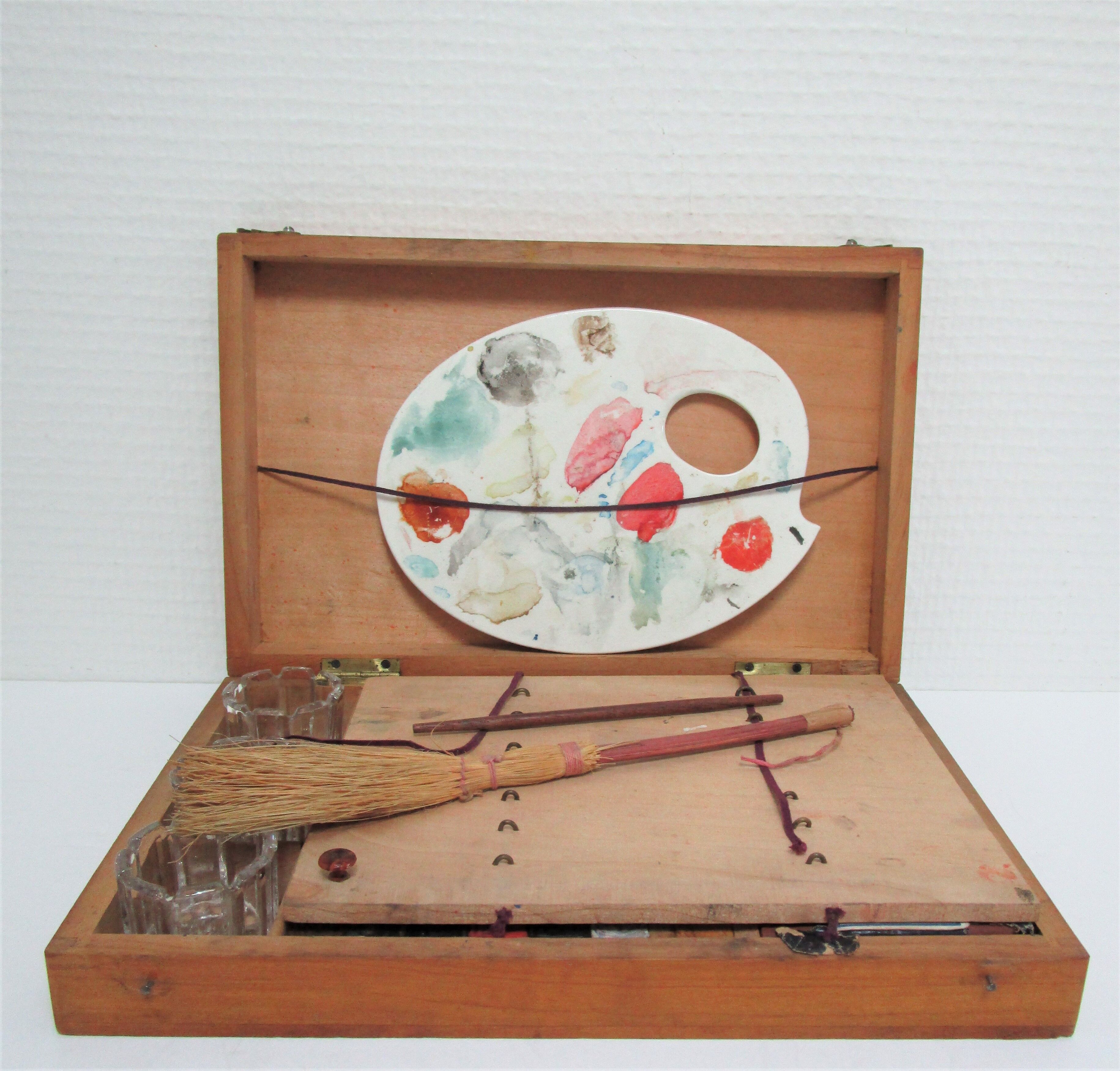 Early 20th-century bourgeois watercolor box