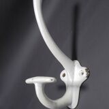 Enamelled cast iron hook