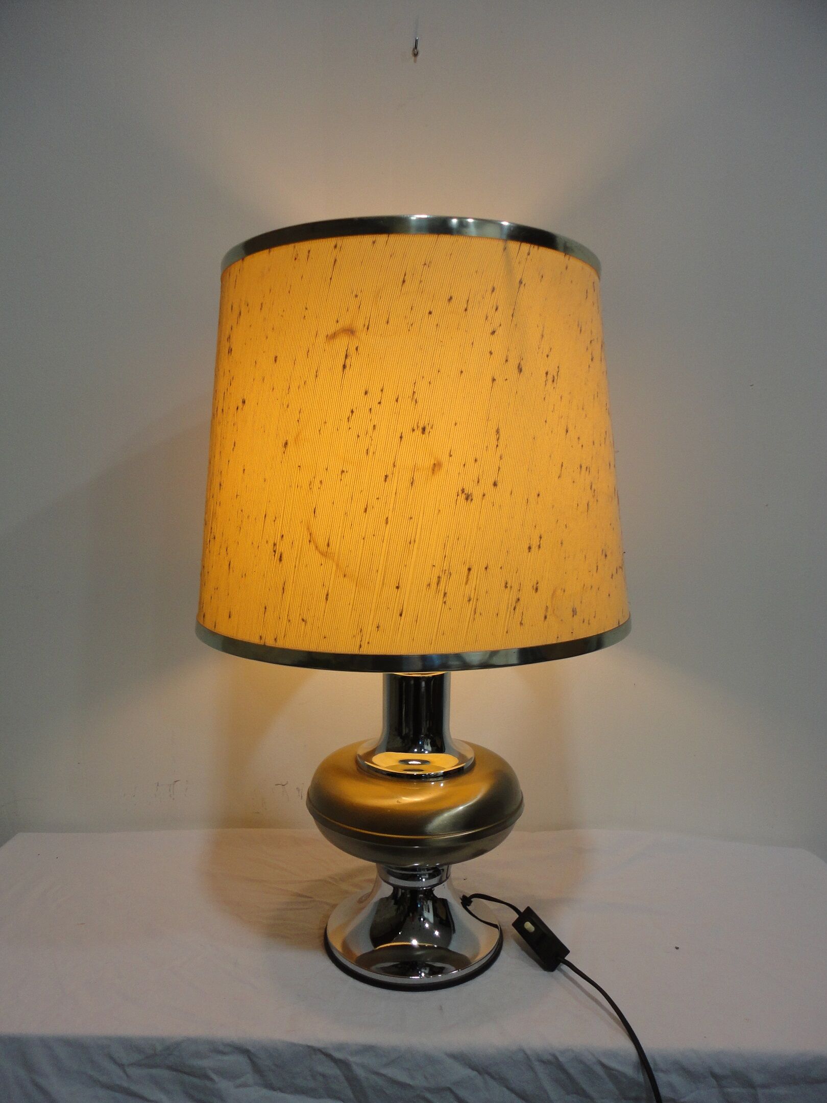 Great lamp 70s metal