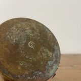 Vase en laiton ancien