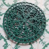 Cast iron trivet