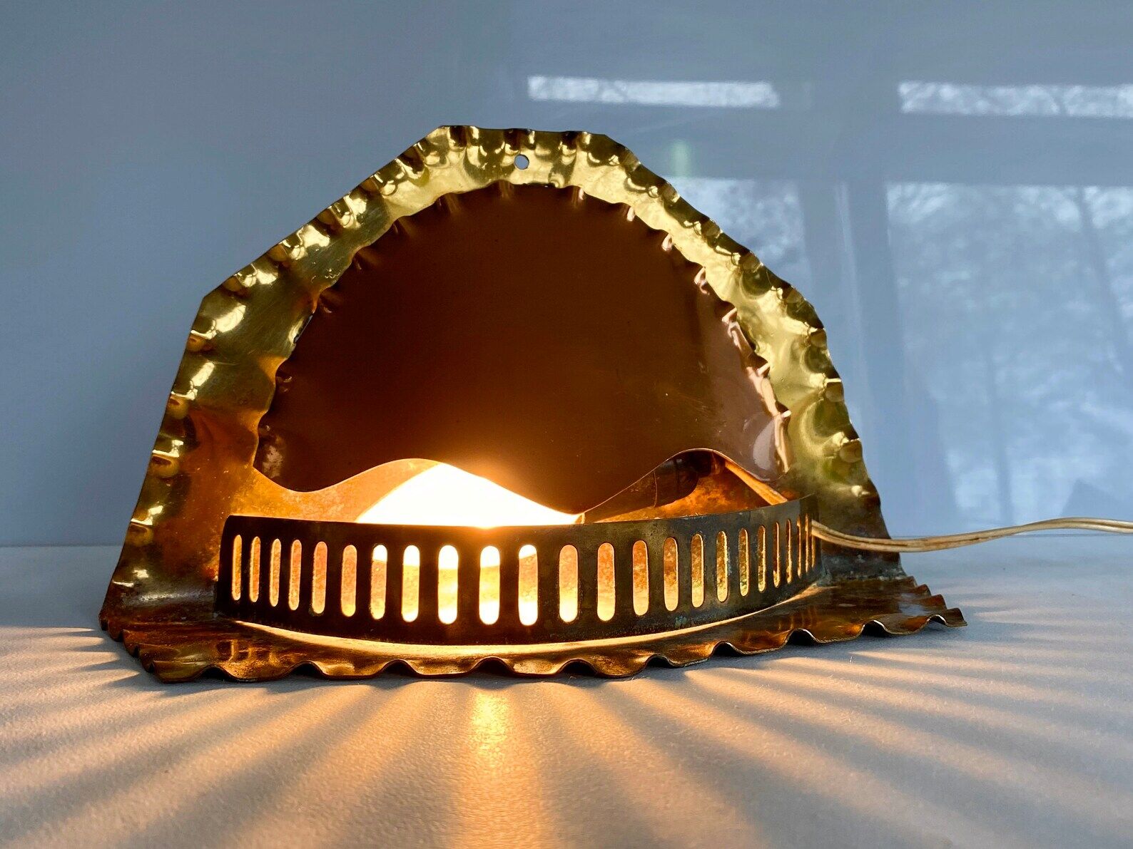 Unique mid century table lamp "fireplace" copper & brass, art deco, vintage light