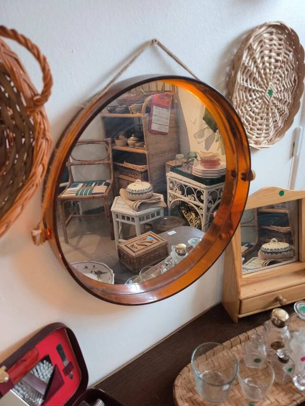 Miroir vintage en plastique orange seventies