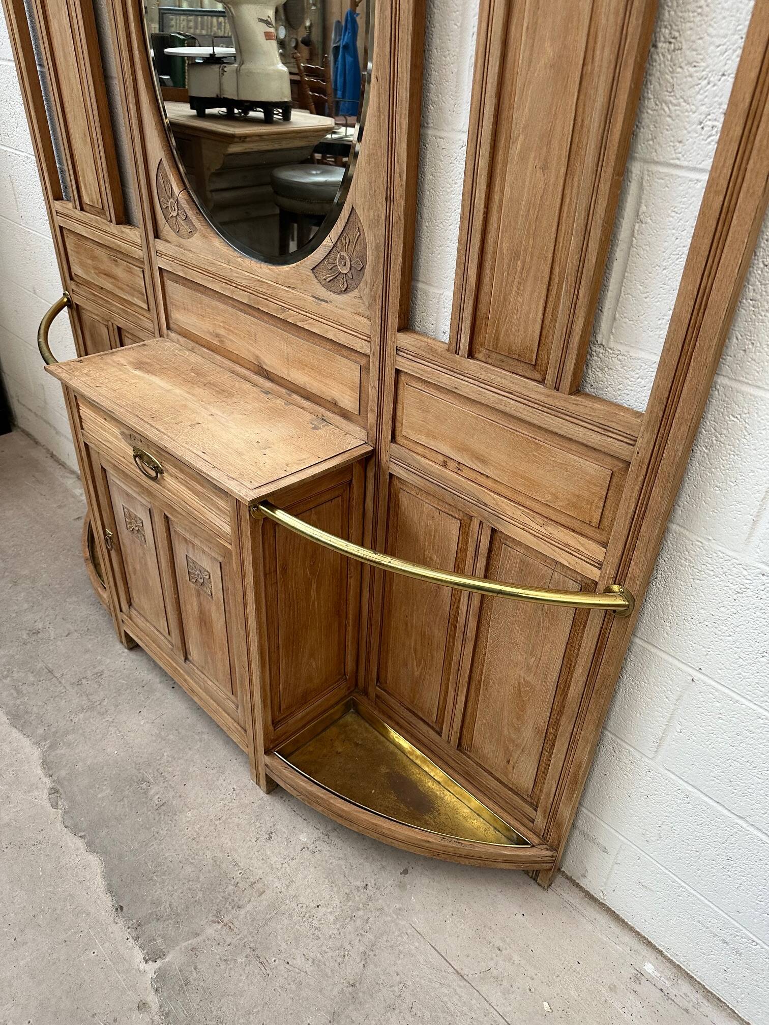 Grand vestiaire d’entrée en chêne Début XXème