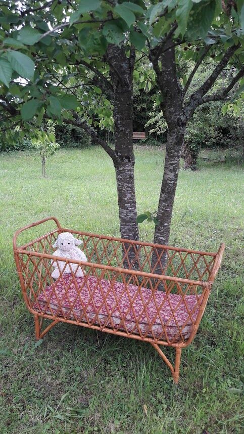 Vintage rattan baby cot