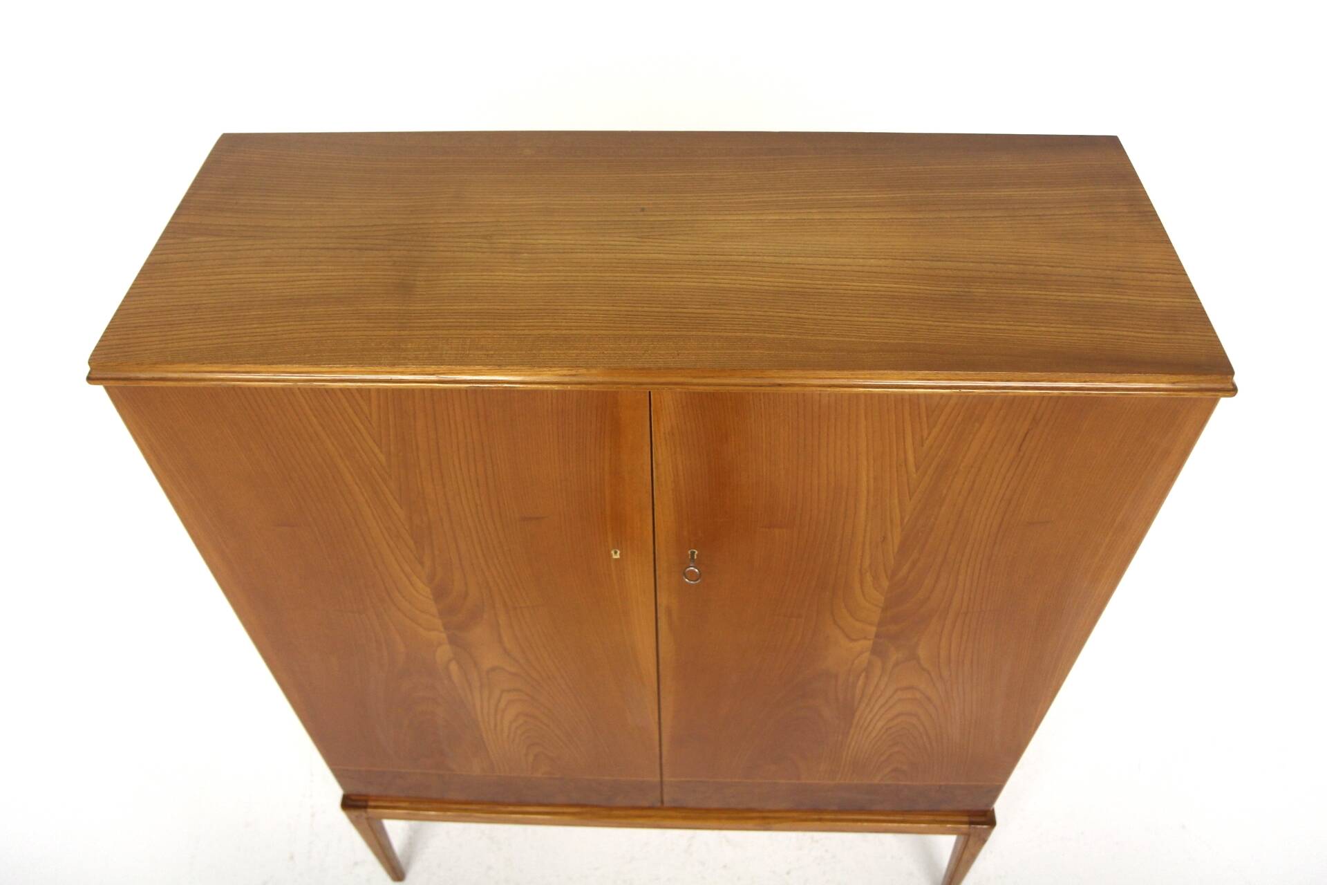 Scandinavian elm cabinet, AB Möbelnytt, Örebro, Sweden, 1930