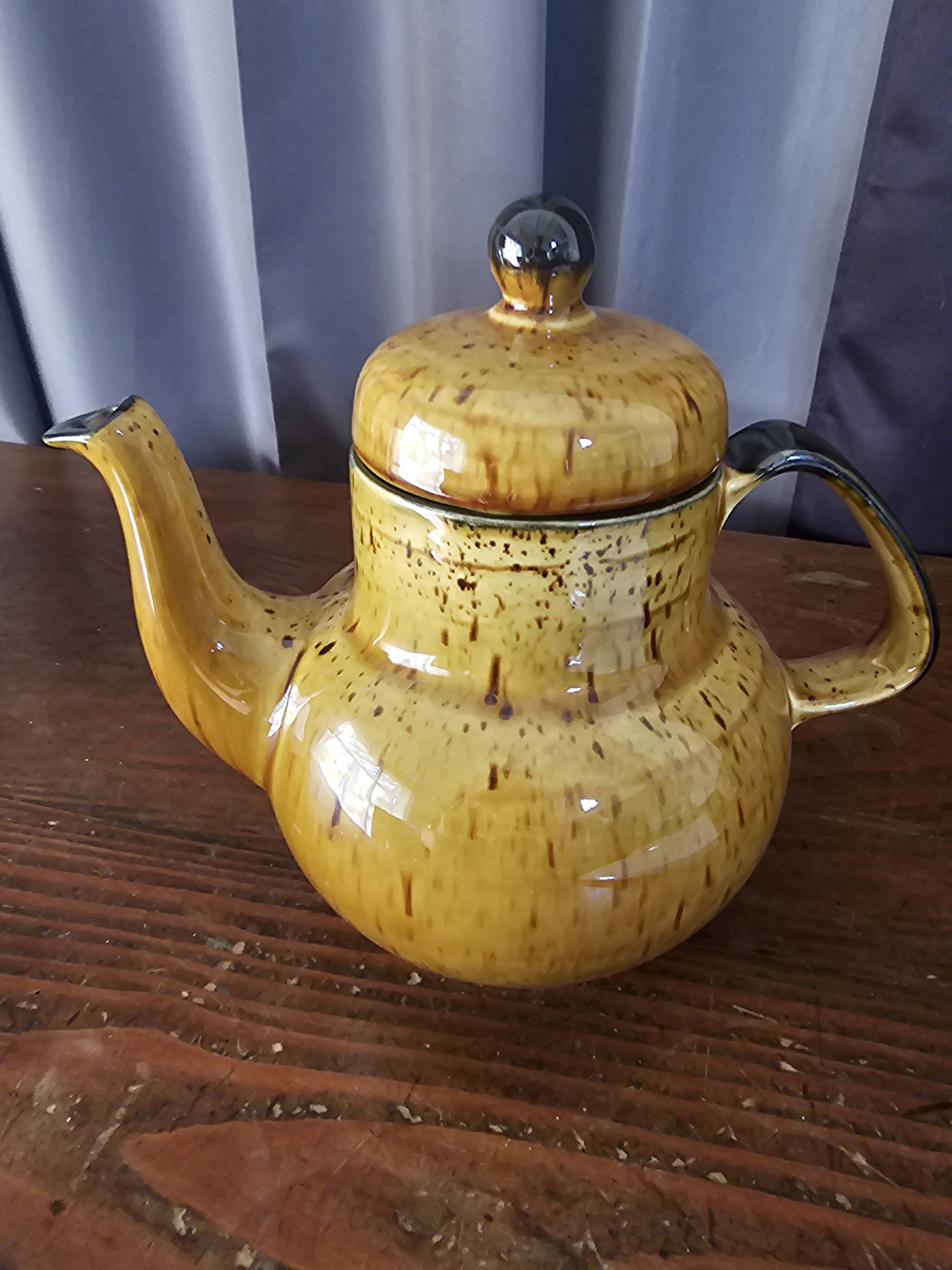 Teapot model Palma, Boch manufacture