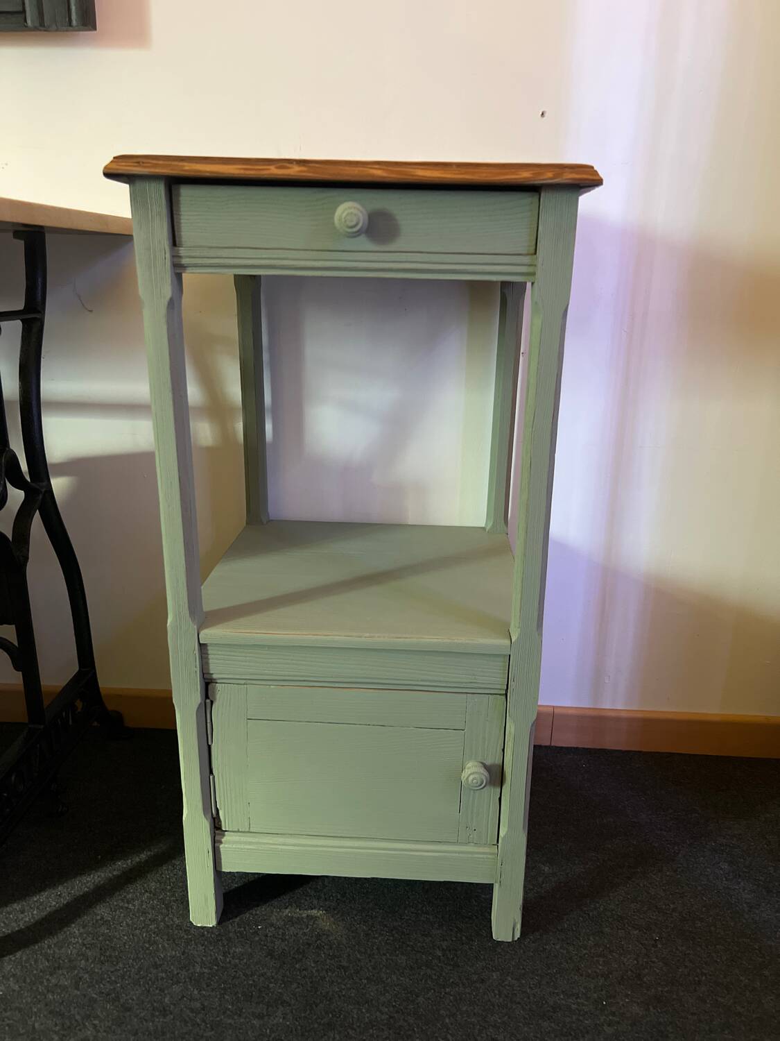 Petit meuble , chevet campagnard