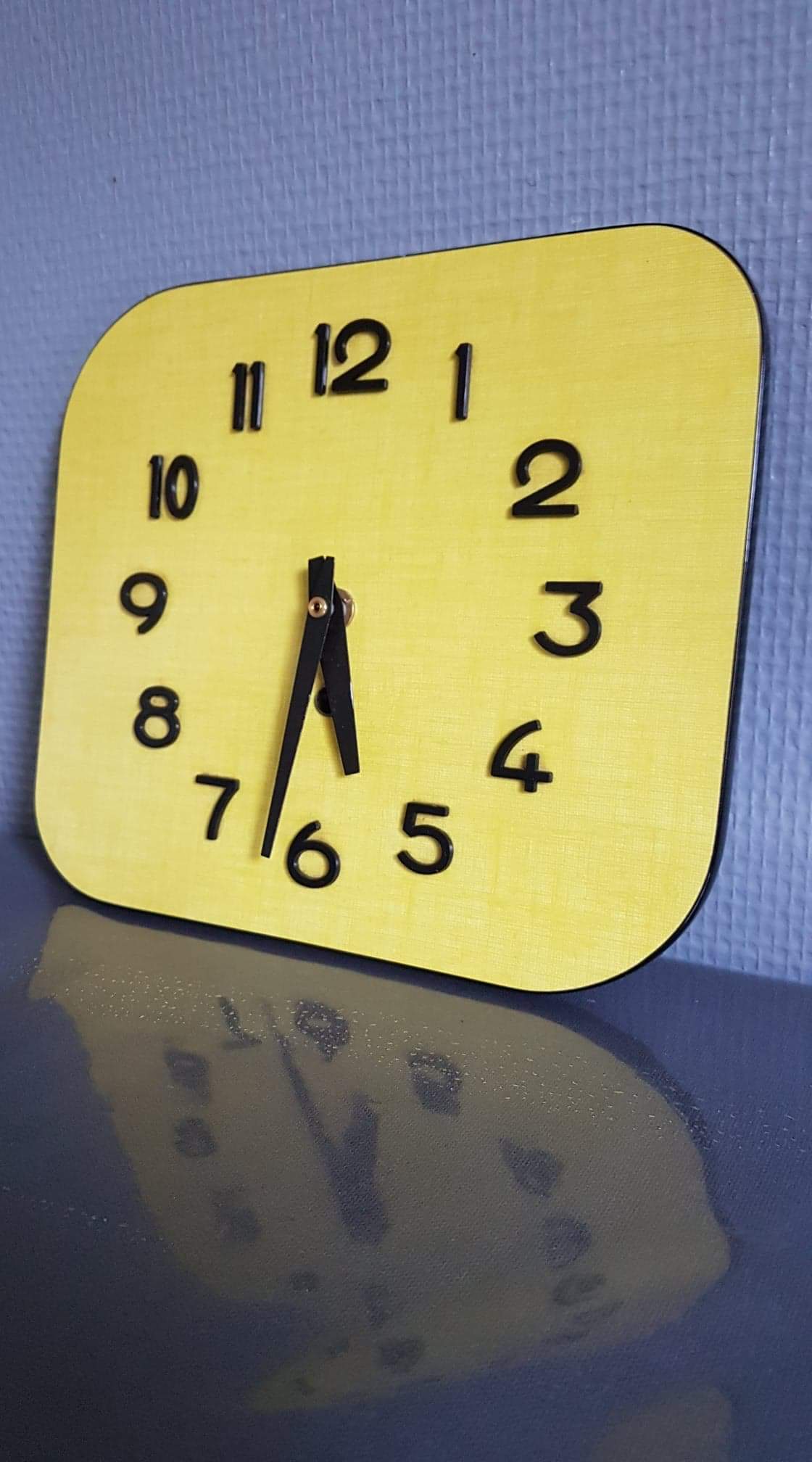 Vintage clock in formica, 60s