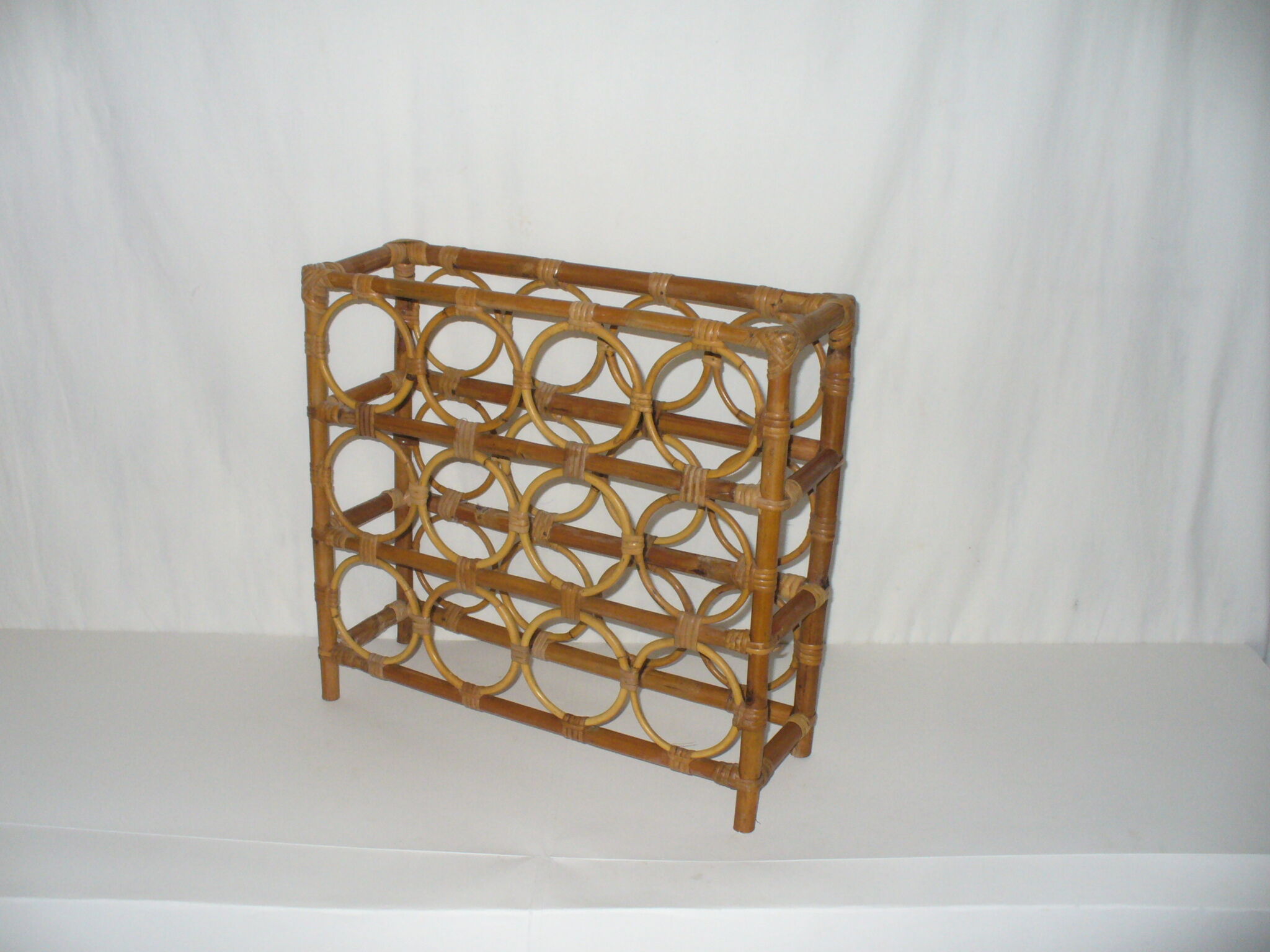 Bamboo rattan bottle holder