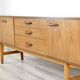 Buffet/table basse en teck « Avalon » du milieu du siècle. Style vintage élégant.