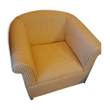 Fauteuil club en tissu jaune et blanc à rayures