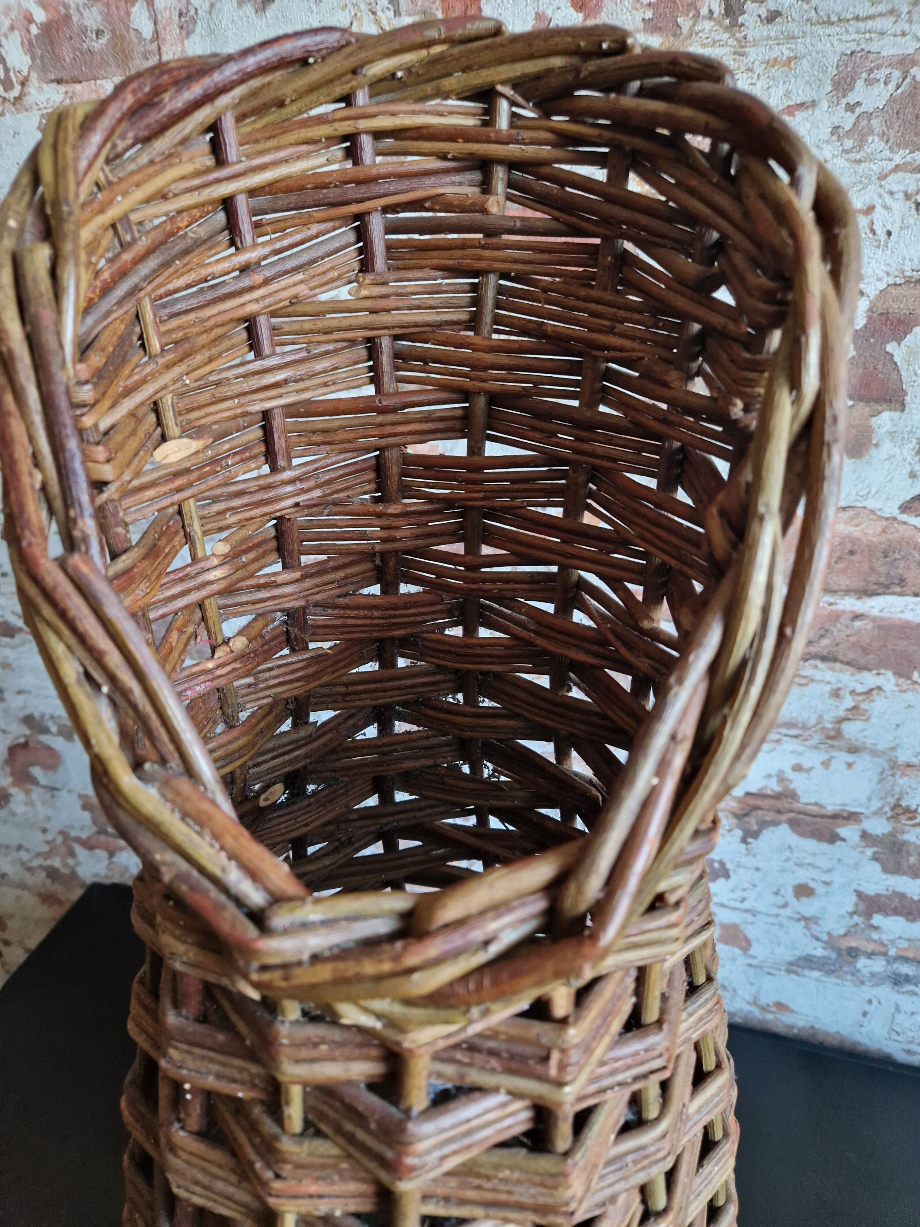 Woven wicker umbrella stand