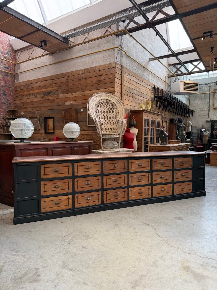 Immense workshop furniture from the early 20th century.