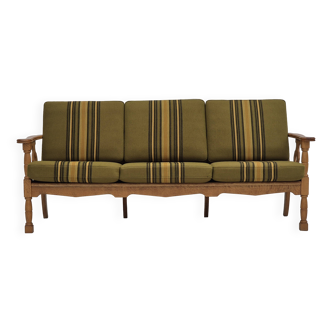 1970s, Danish 3 seater sofa, original condition, furniture wool, solid oak wood.