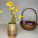 Small speckled sandstone pot