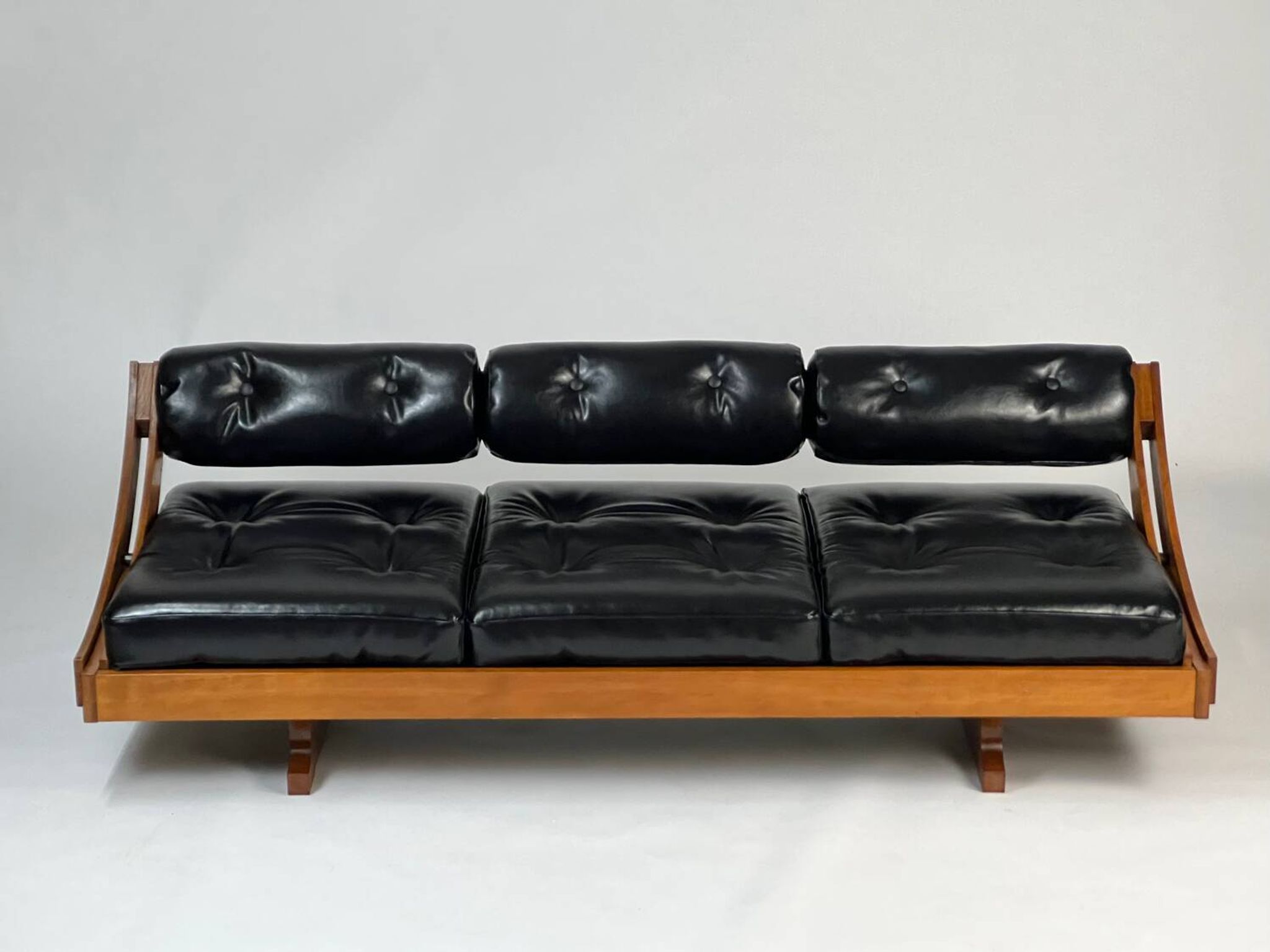 Vintage leather sofa daybed GS 195 by Gianni Songia for Sormani