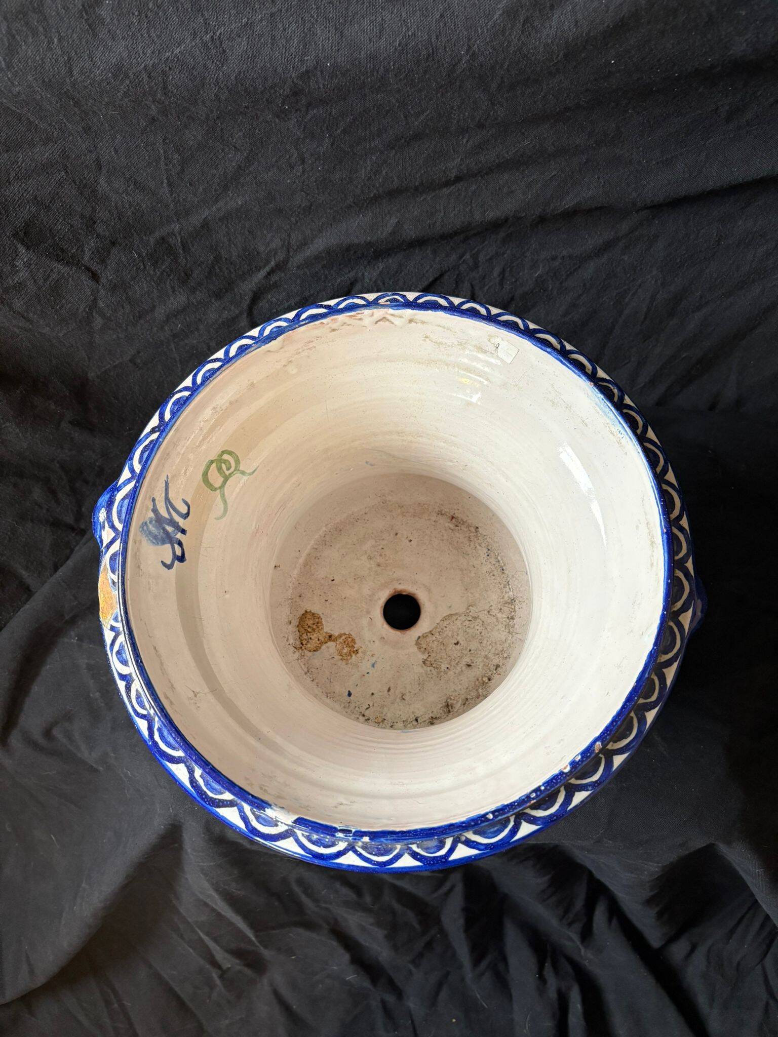 Nevers cache-pot