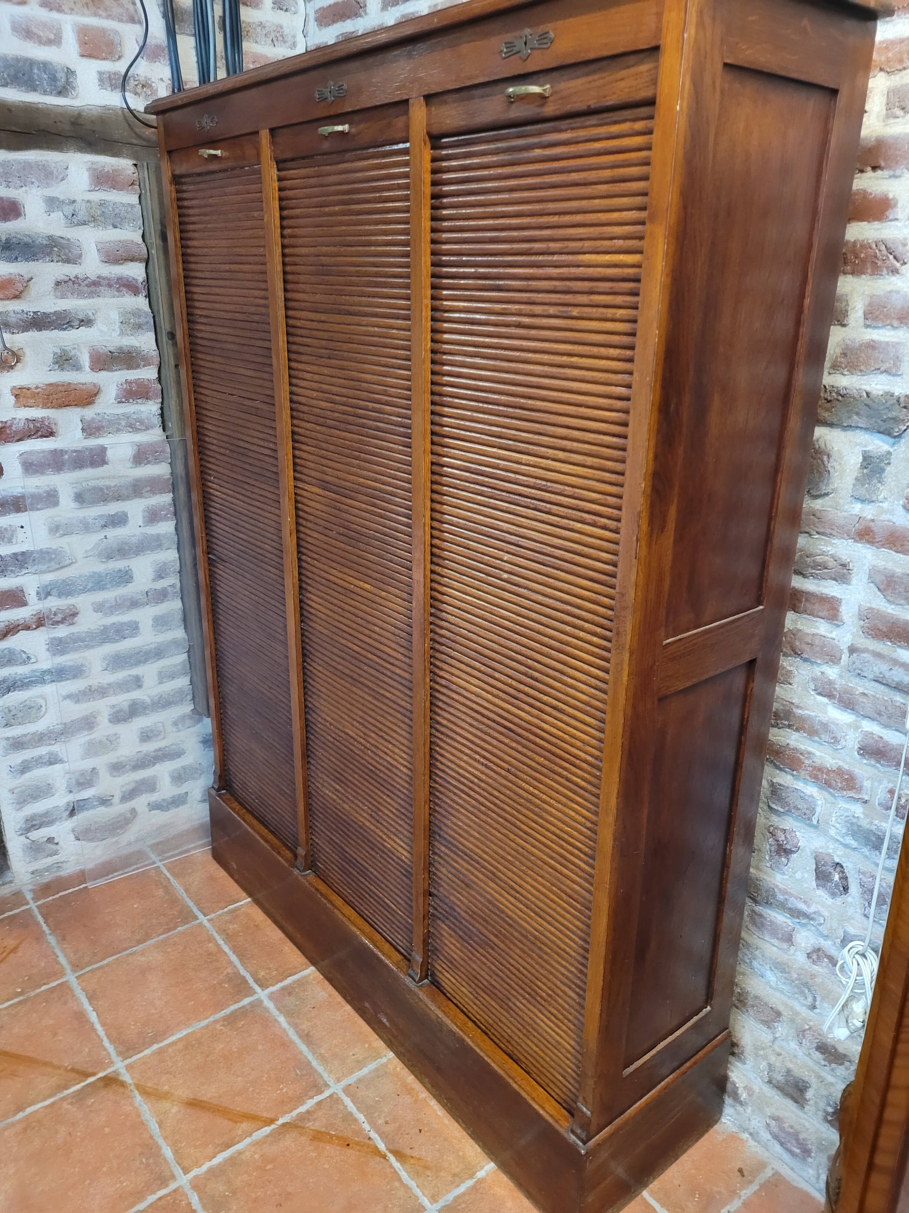 Old oak triple curtain binder