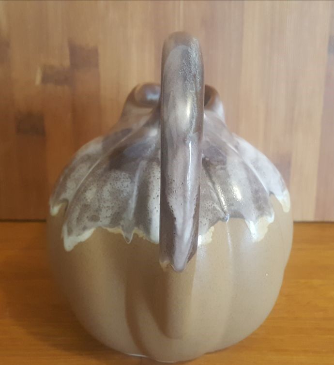 Pitcher Alpho ceramic of St Uze melon shape