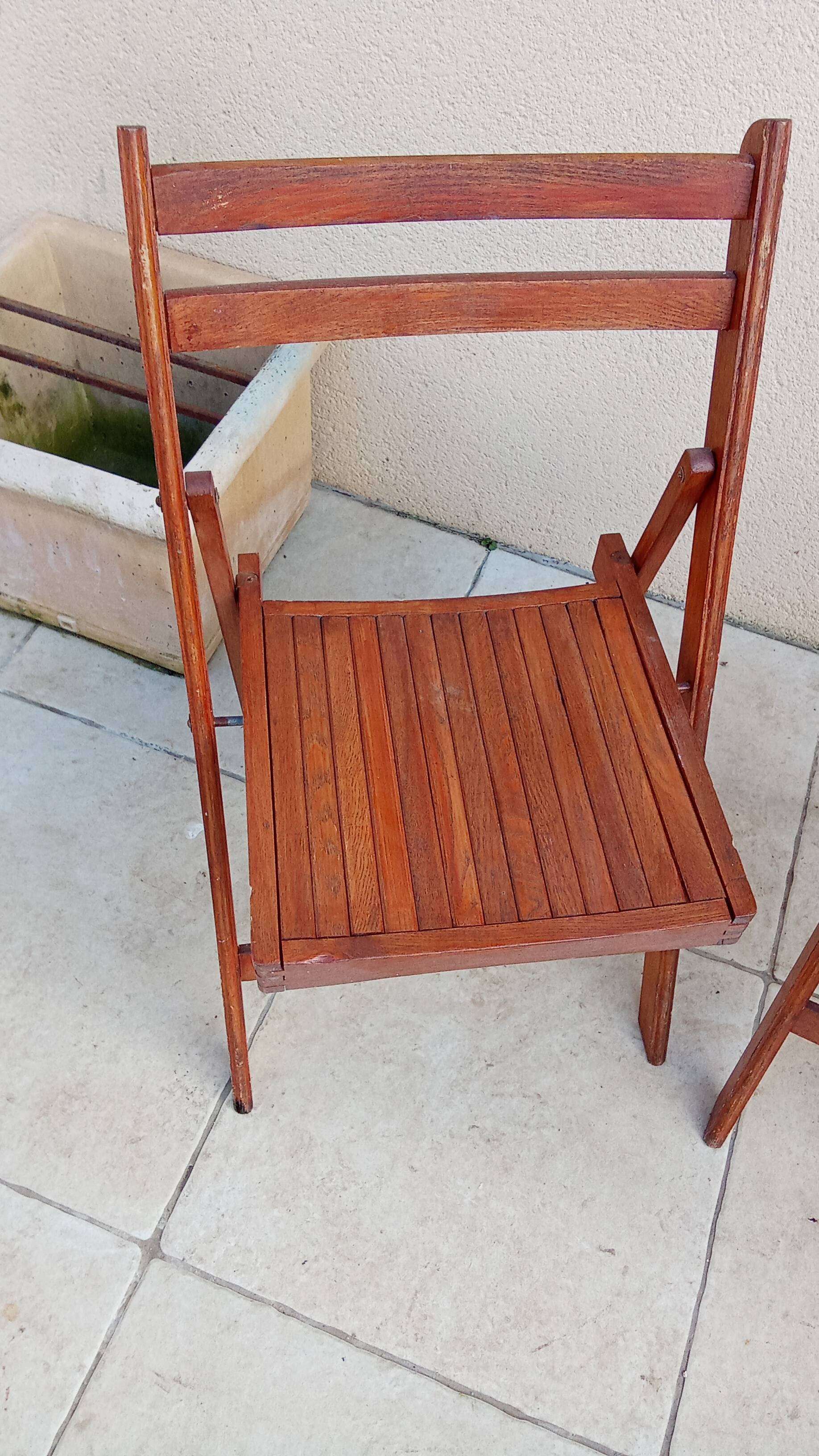 2 vintage folding chairs from the 1950s