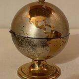 Vintage world-map table lighter