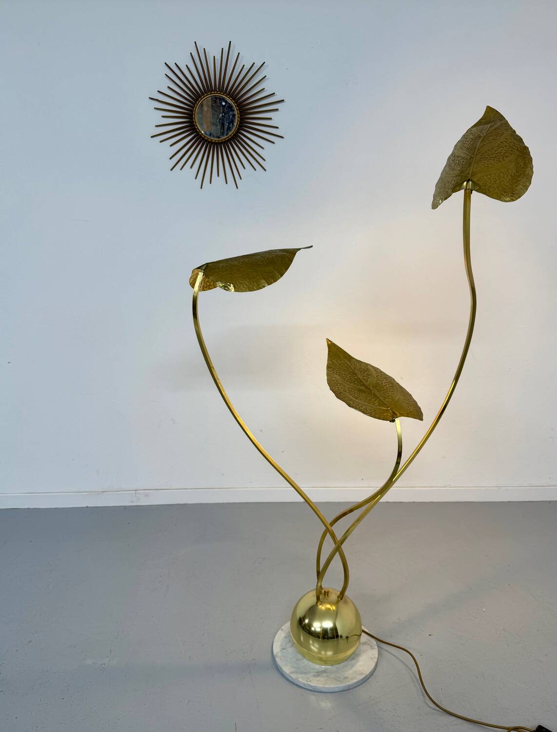 Rhubarb leaf floor lamp brass design Tomaso Barbi Italy an70