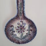 Tidy or object to hang