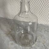 Set of two crystal carafes with star pattern