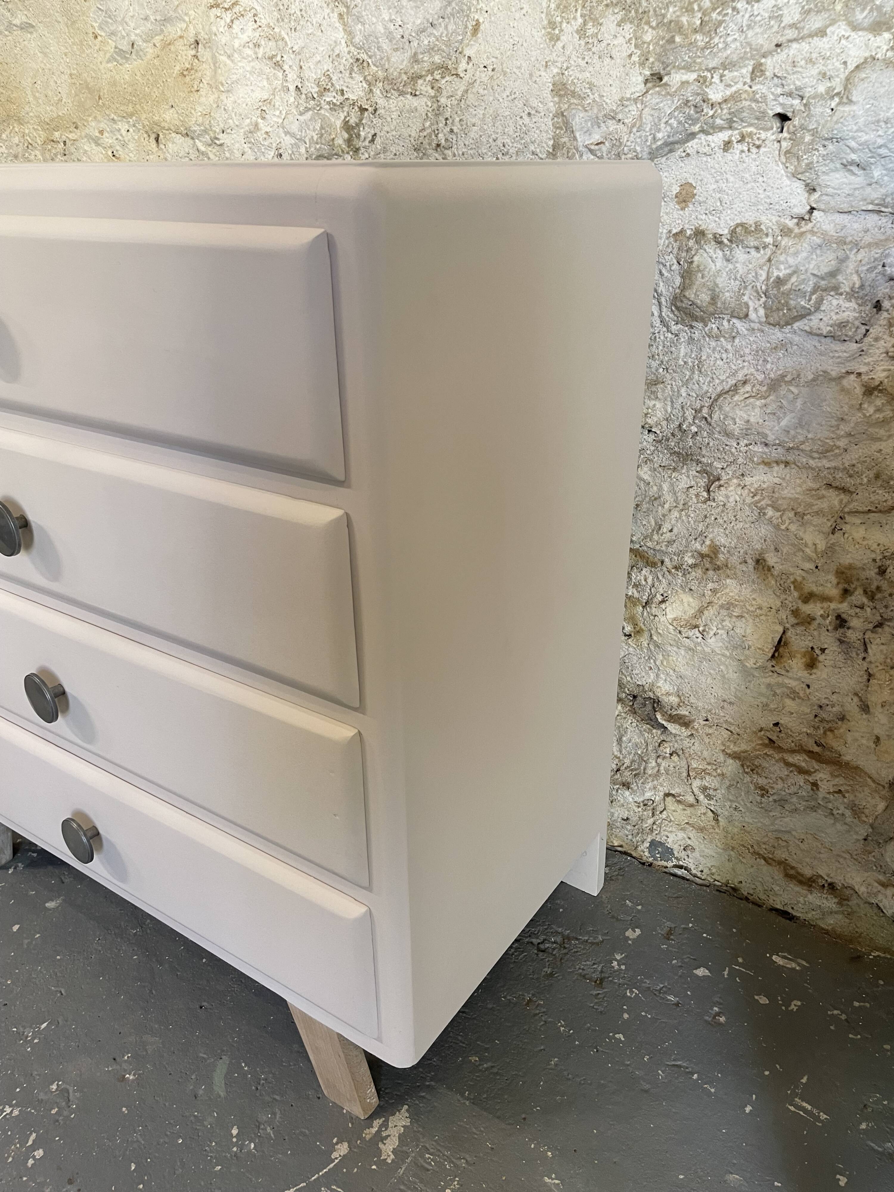 Vintage chest of drawers