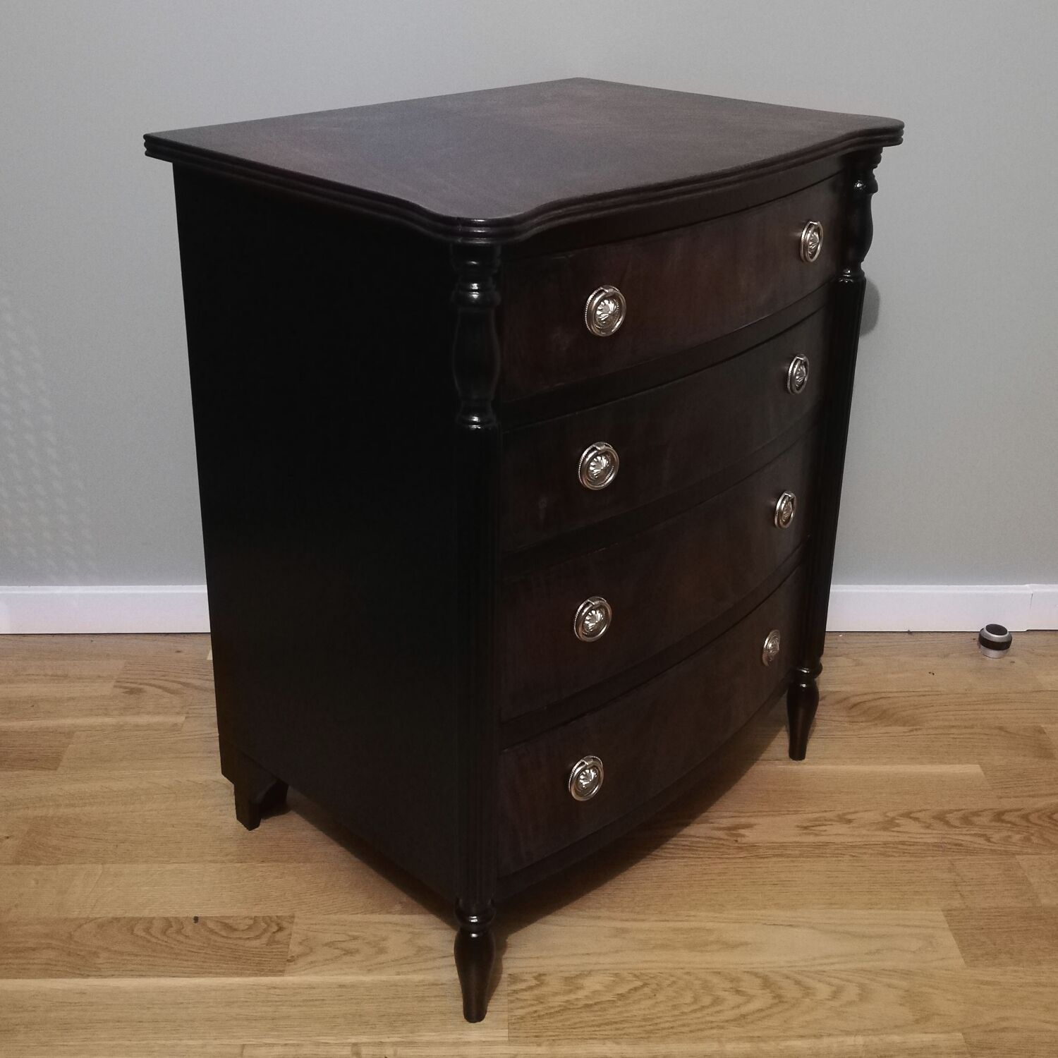 Chest of drawers 4 drawers in walnut and blackened wood.
