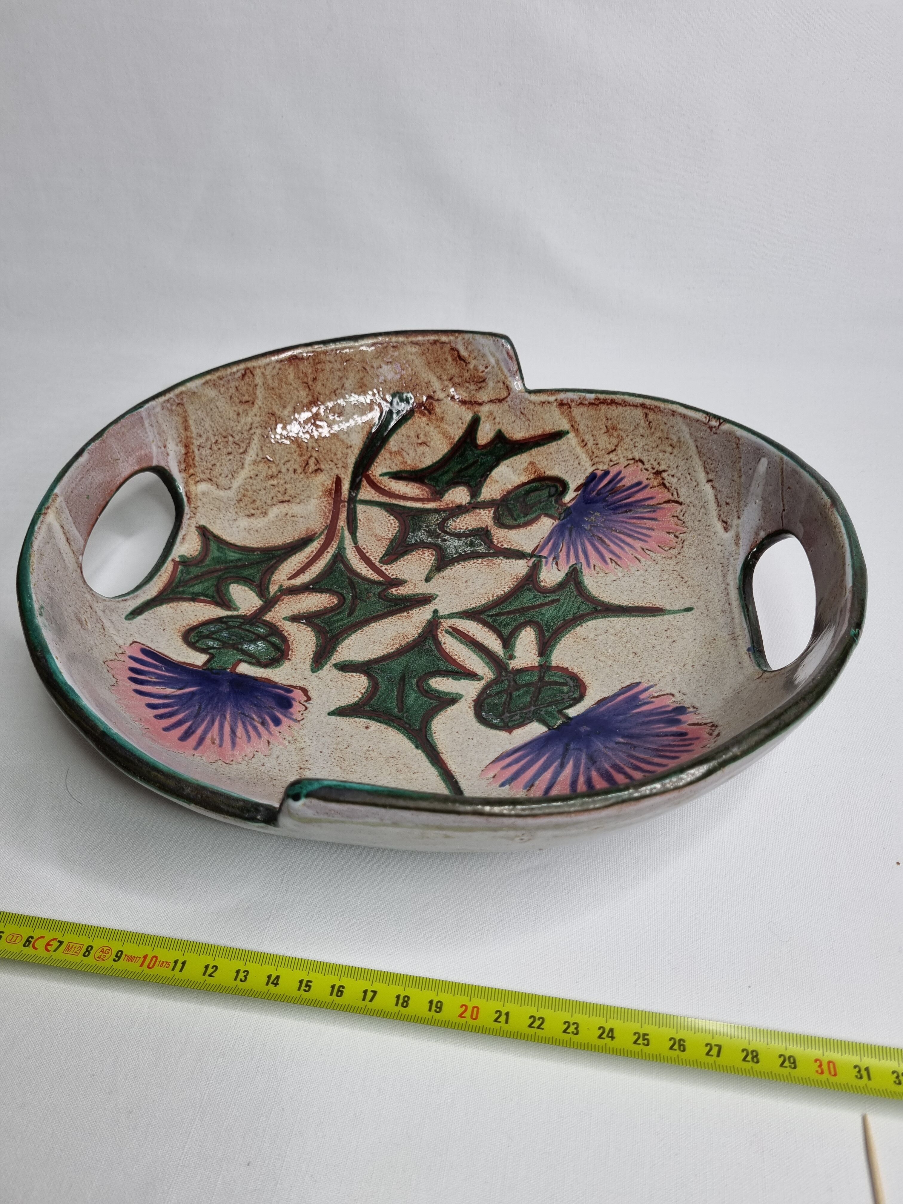 Ceramic dish with thistle decoration by Daniel Etienne, 31 cm