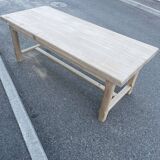 Extendable farmhouse table in solid oak