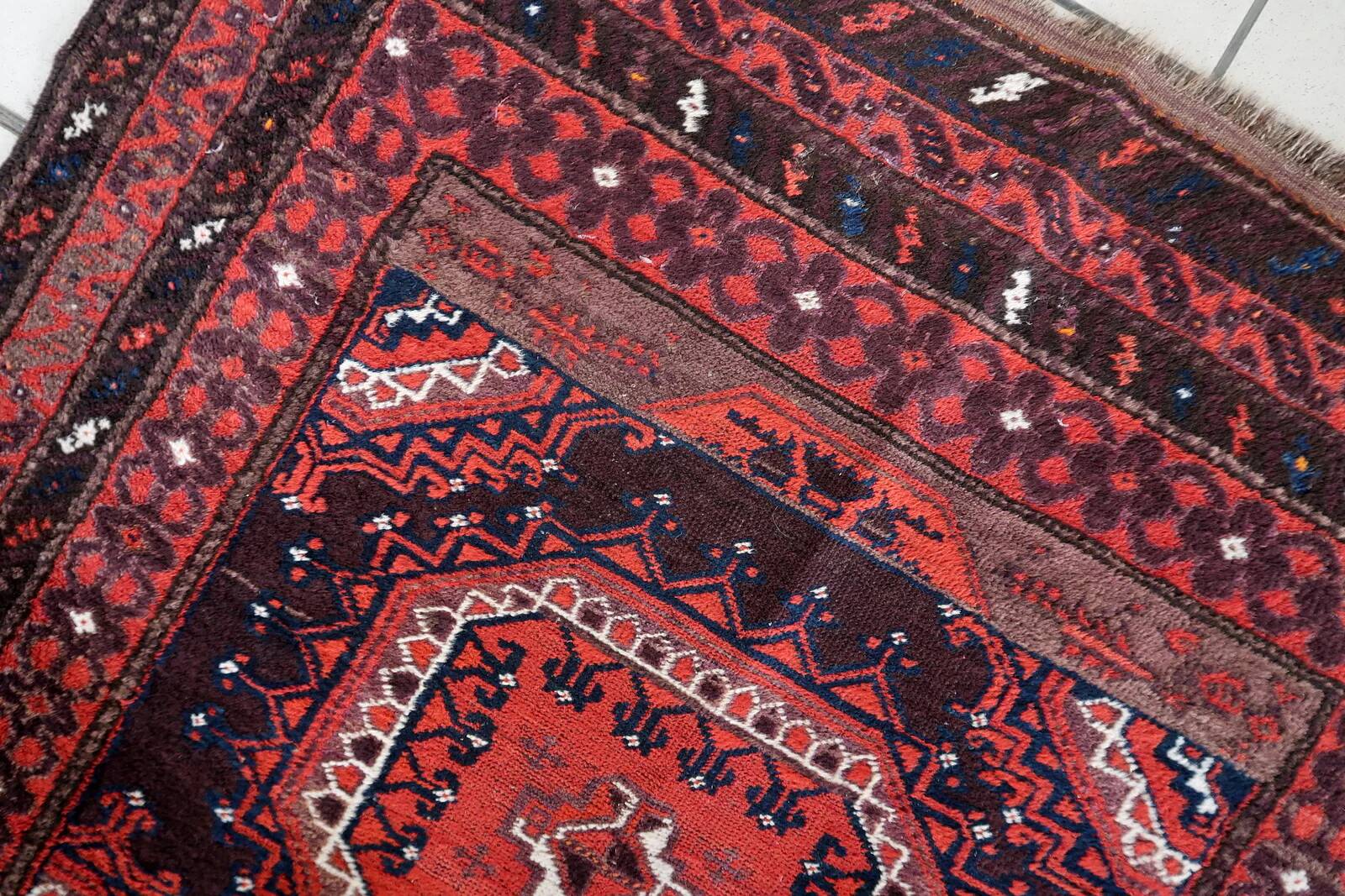 Tapis baloutche afghan ancien noué à la main 116 cm x 210 cm - rouge et marron (1C1195)