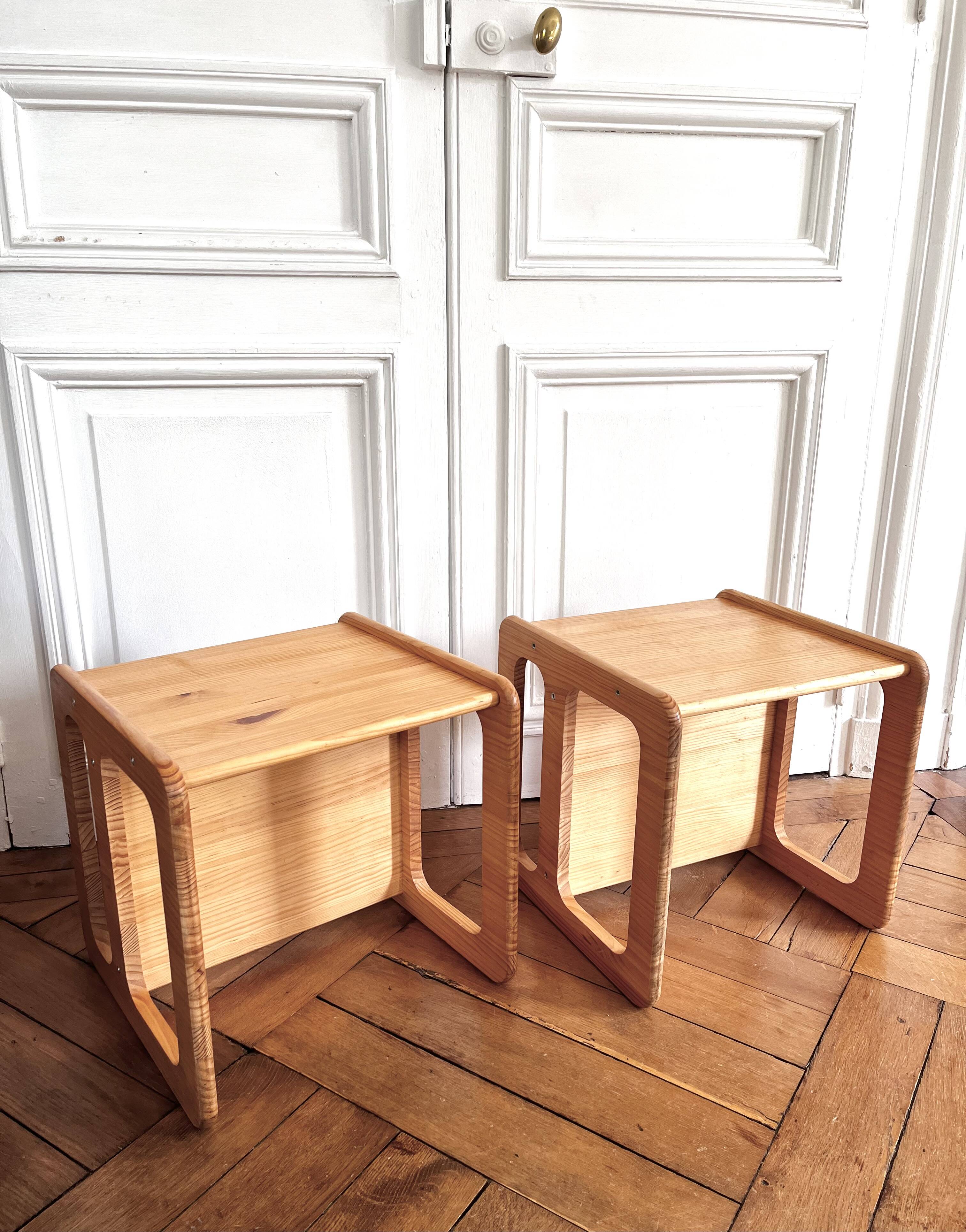 Pair of end tables, coffee tables or bedside tables