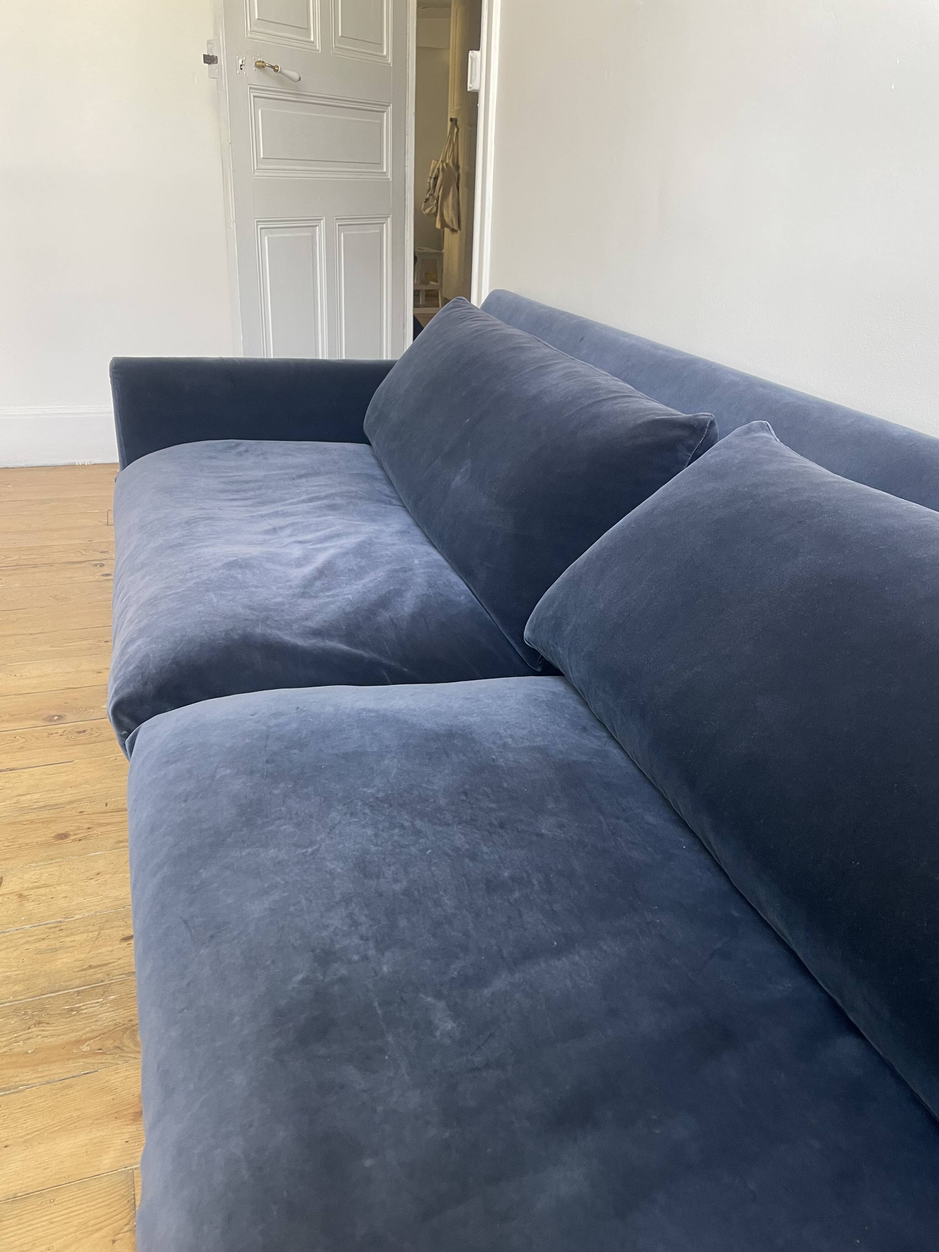 MIRA sofa caravan collection