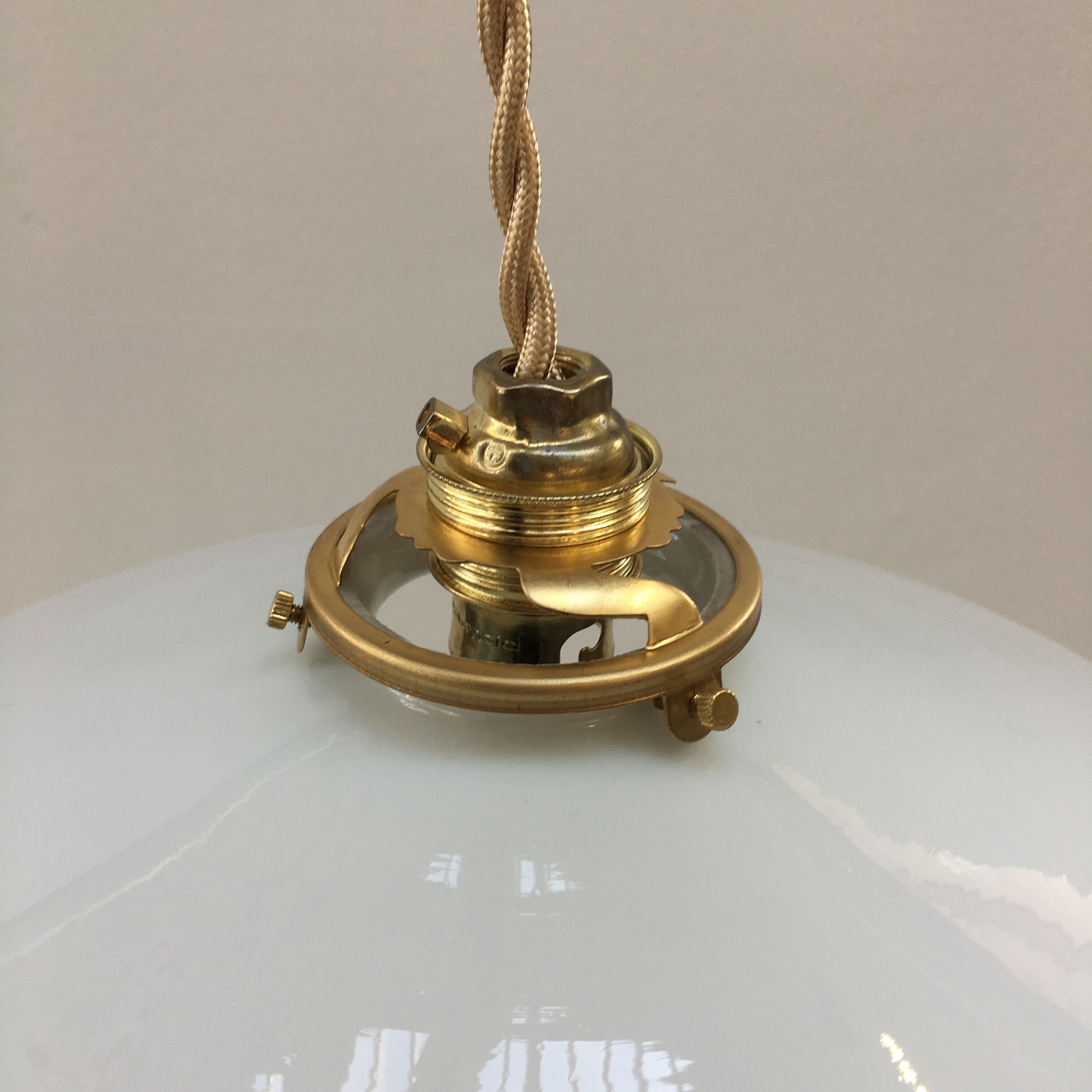 Pair of suspensions in white opaline