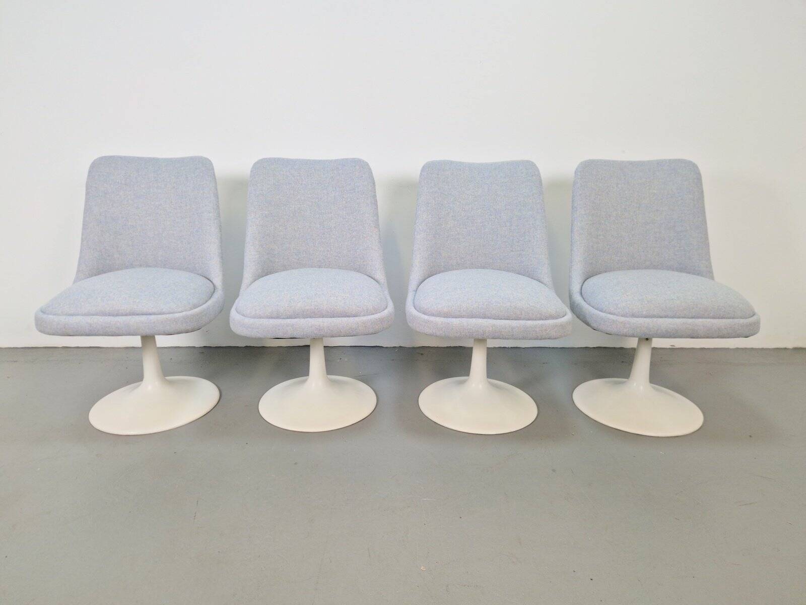 Chaises Tulipe Vintage et Table à Manger dans le style d'Eero Saarinen, années 1970, Ensemble de 5