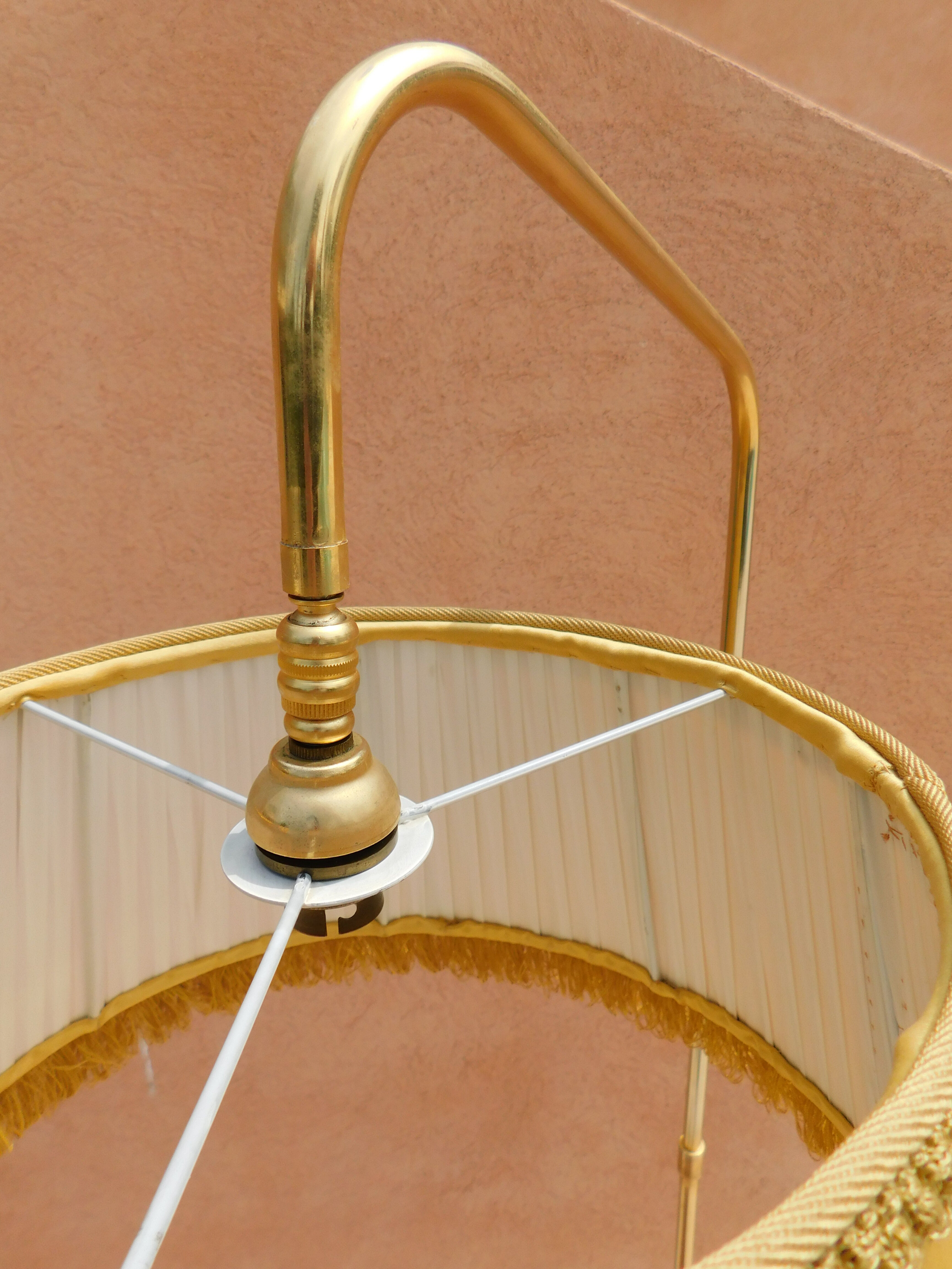 Vintage magazine door lamp