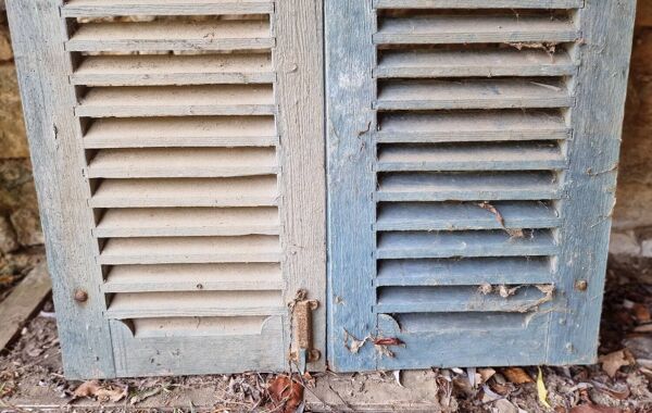 Paire de volets anciens persiennes bois
