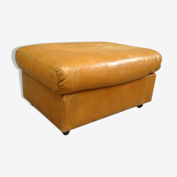 Leather pouf