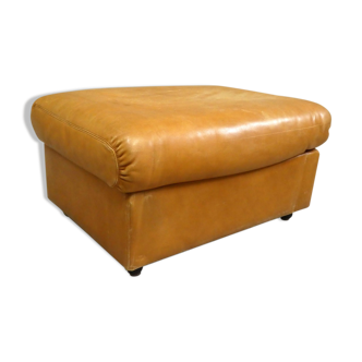 Leather pouf