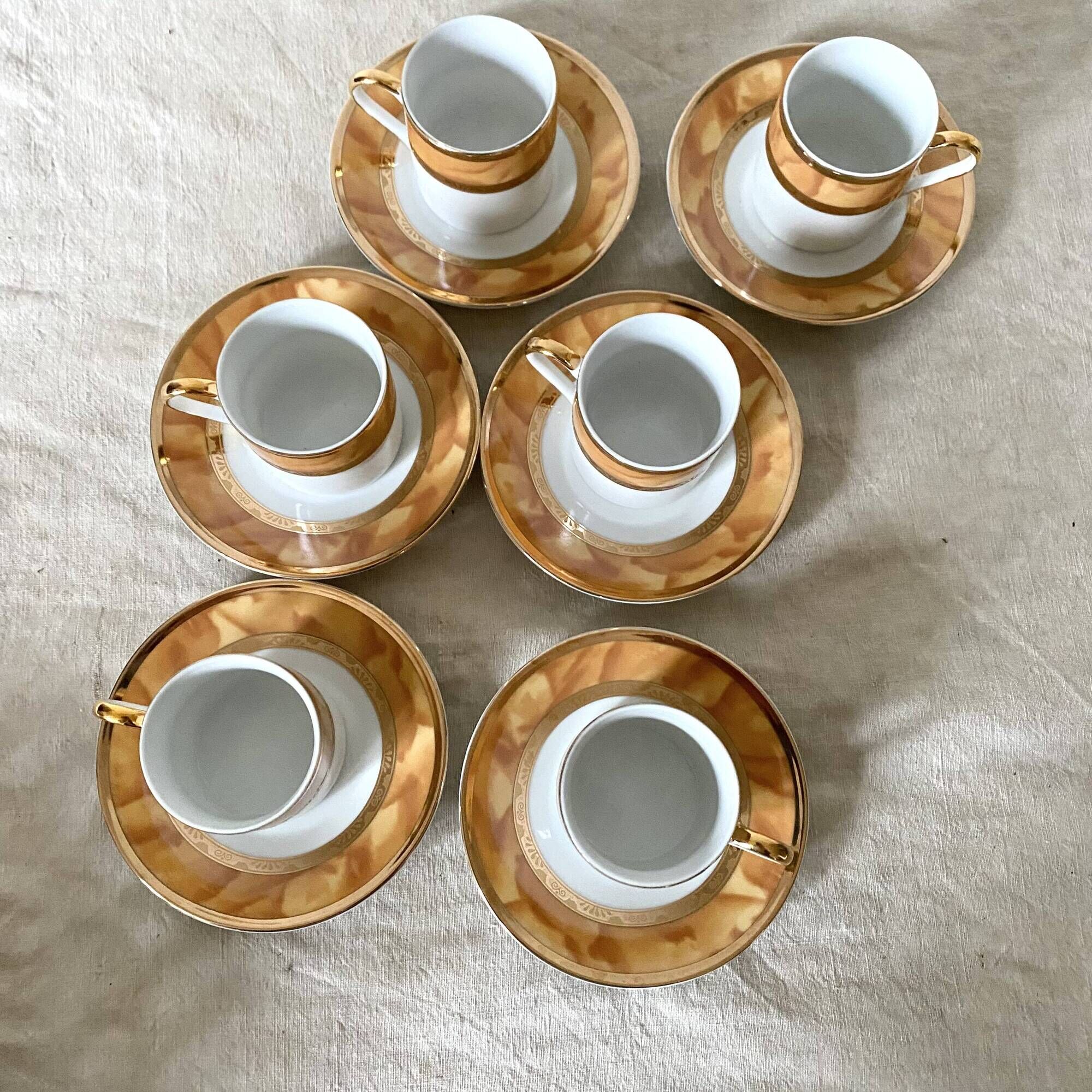 Espresso cups in porcelain and 24-carat gold gilding