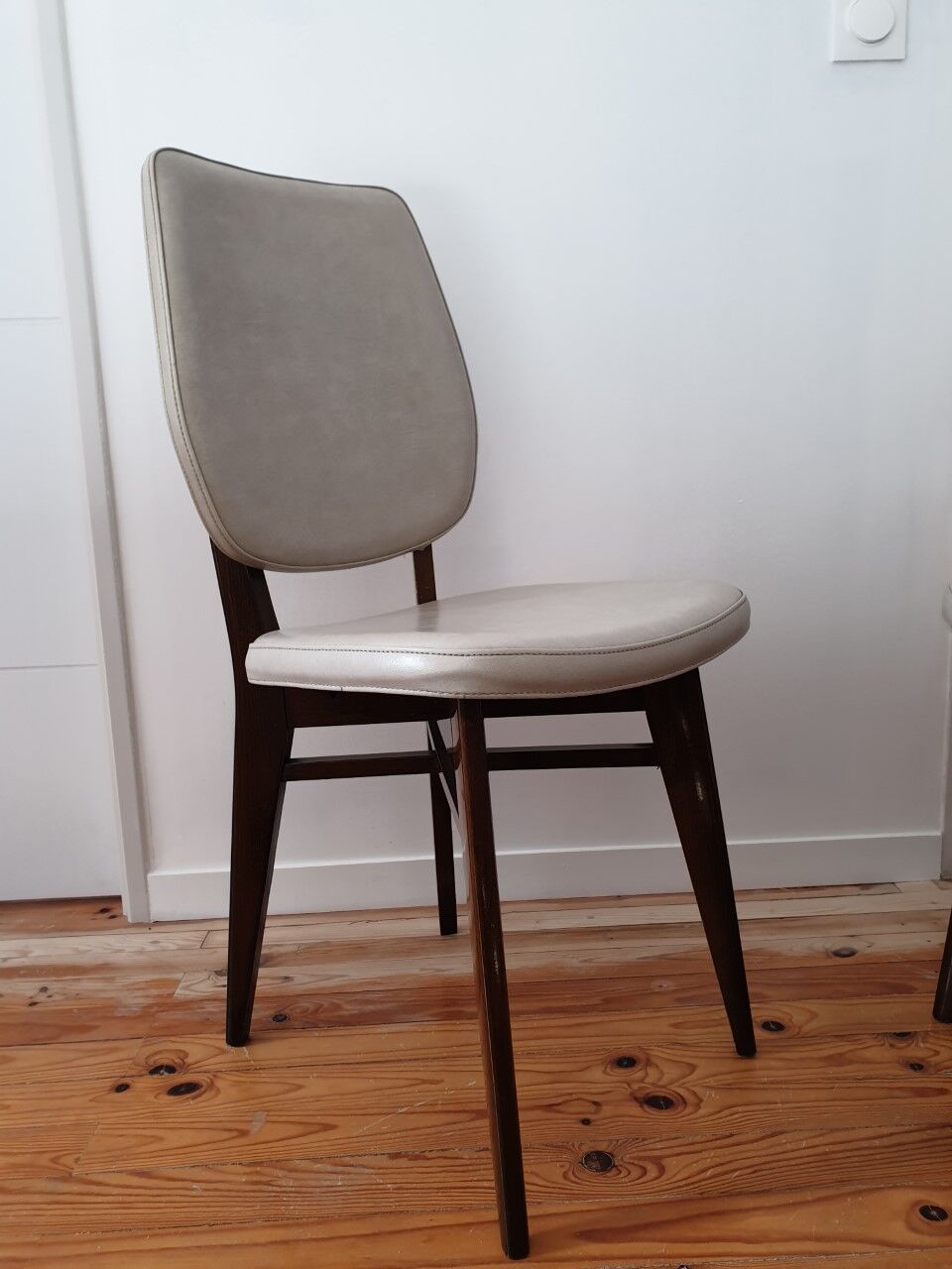 Chairs 60s Skaï beige