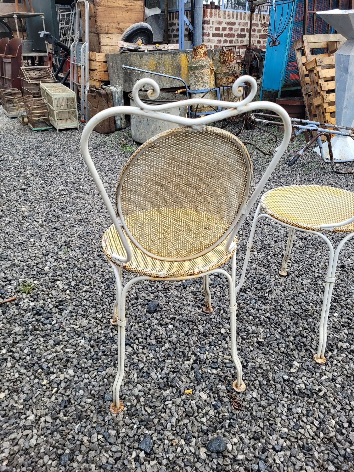 Paire de chaises de jardin en fer forgé