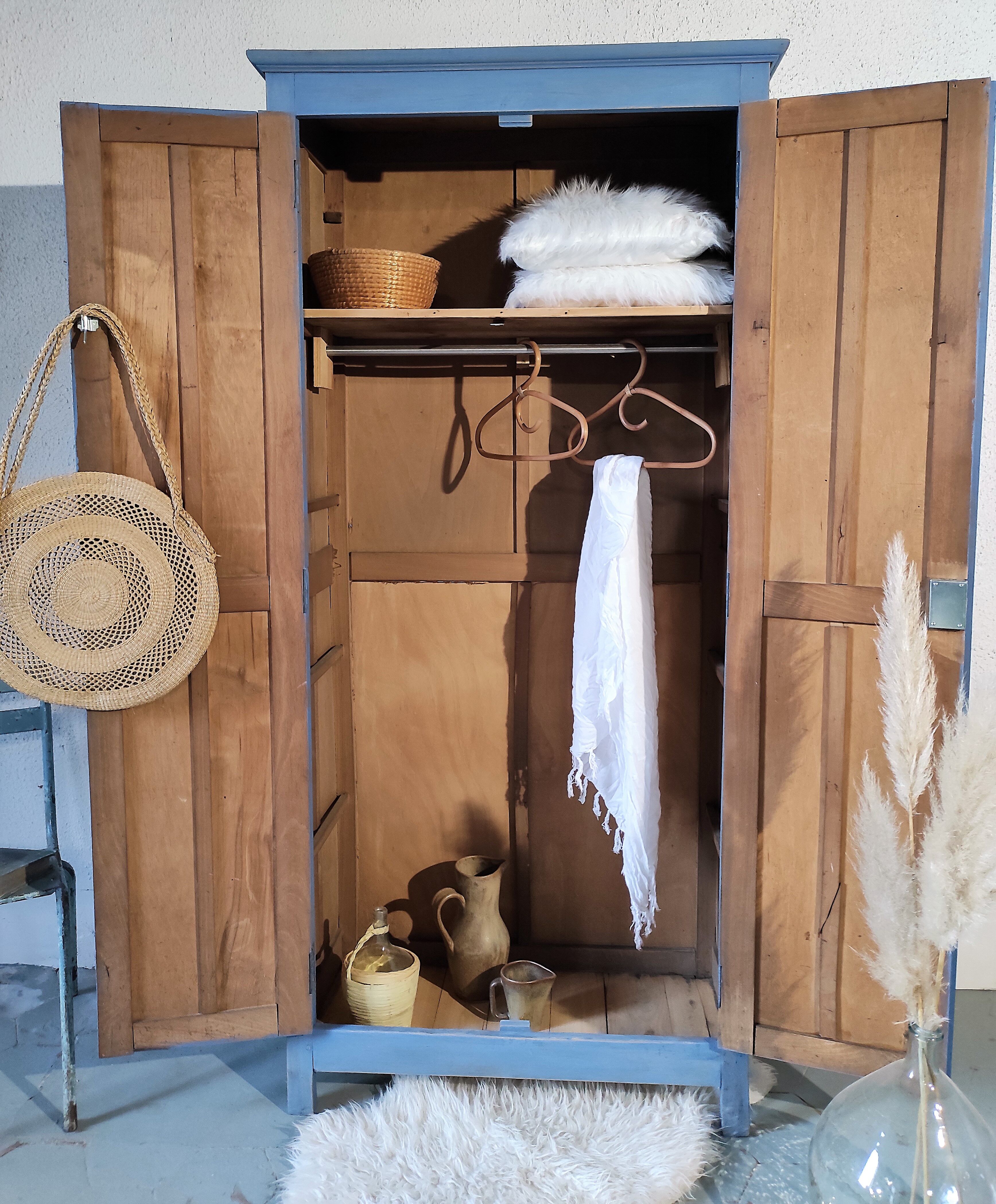 Armoire parisienne