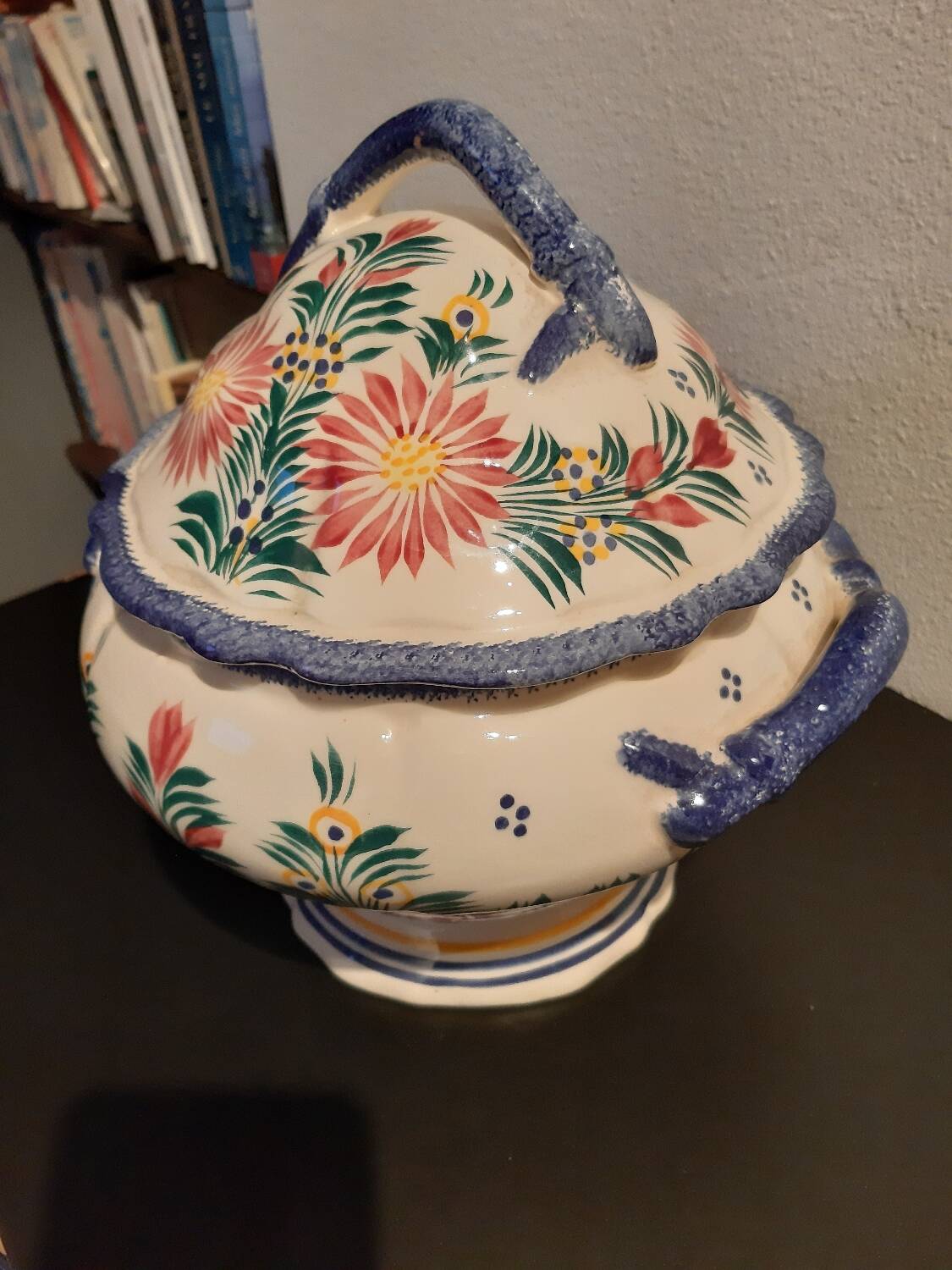 Henriot Quimper tureen