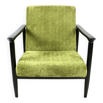 Fauteuil GFM-142 vert olive attribué à Edmund Homa, bois marron foncé 1970