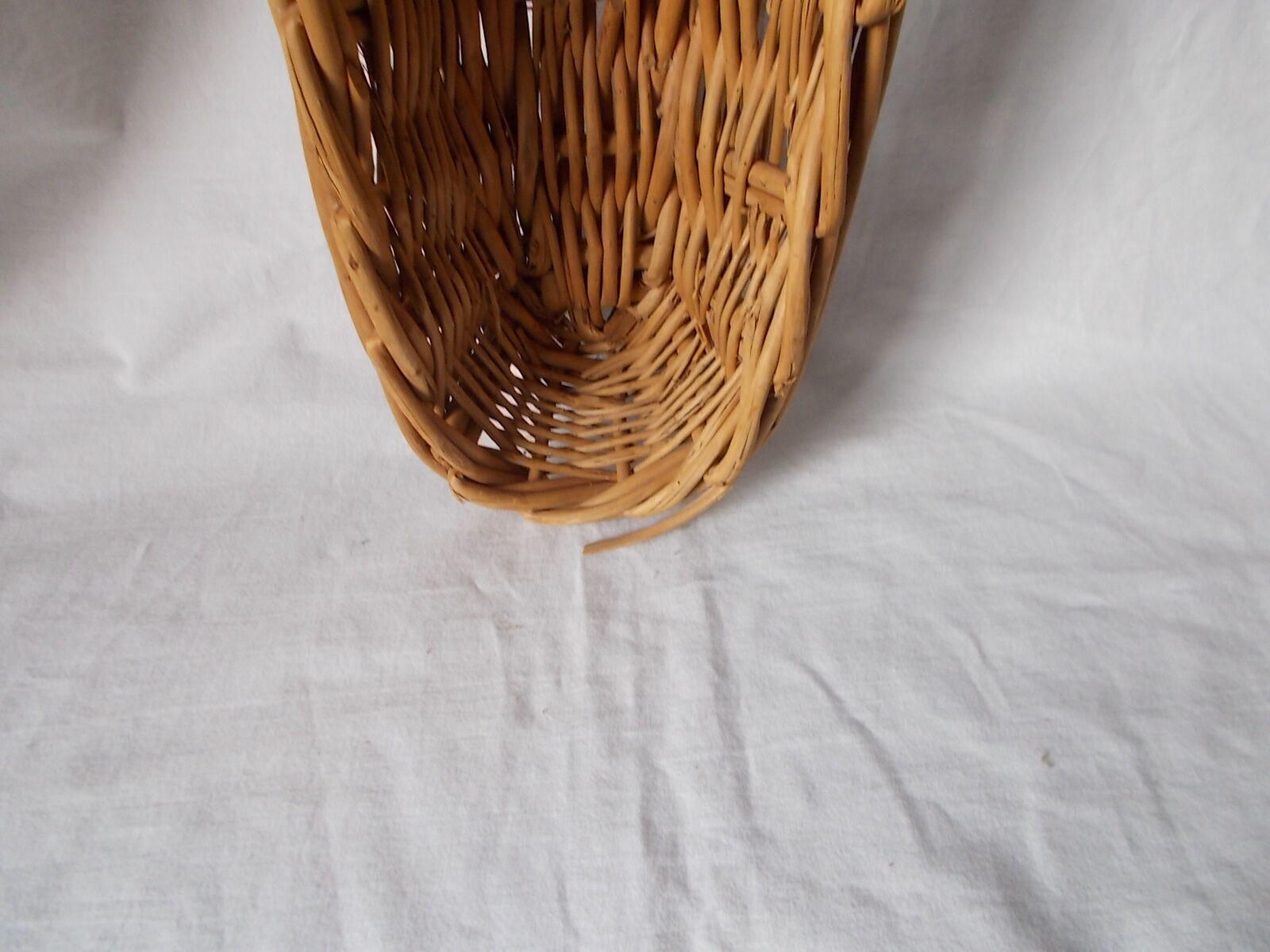 Wicker bread basket