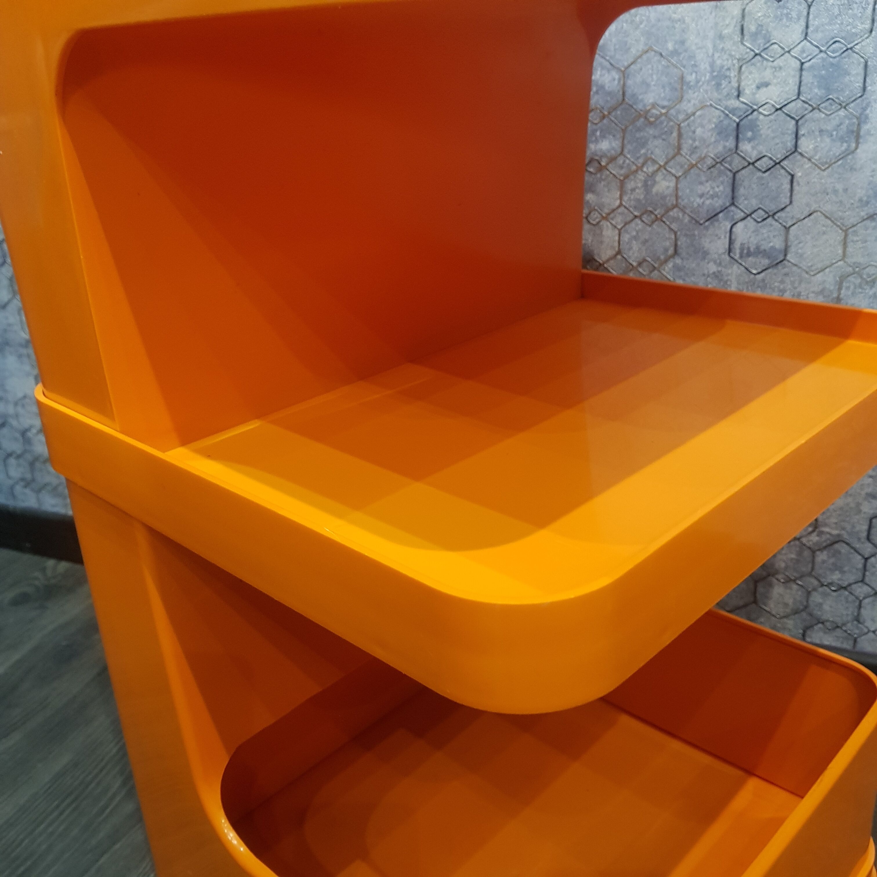 Bedside box 70s orange